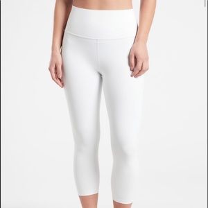 Athleta Ultra Rise Elation Capri Leggings